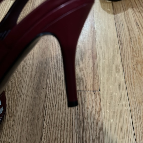 WHITE HOUSE BLACK MARKET - Picture 5 of 6